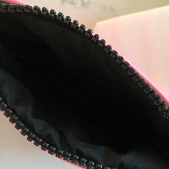 Chanel Cosmetic Bag PINK - Picture 7 of 10